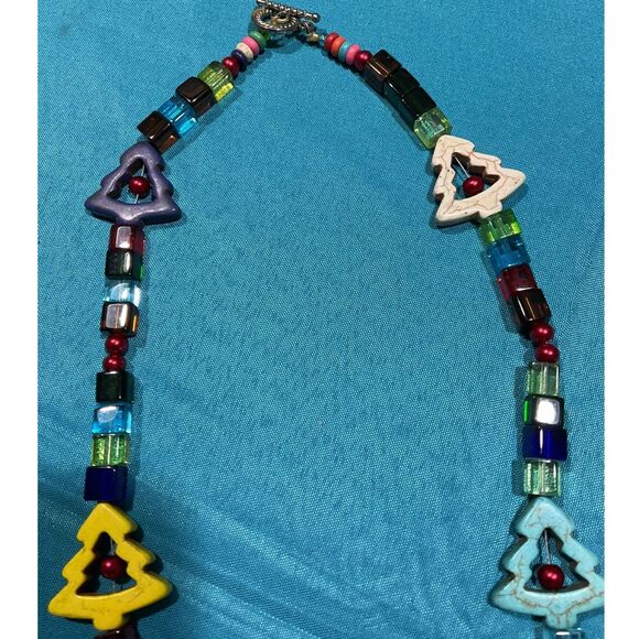 Gorgeous Glass Christmas Tree Necklace - Picture 4 of 8